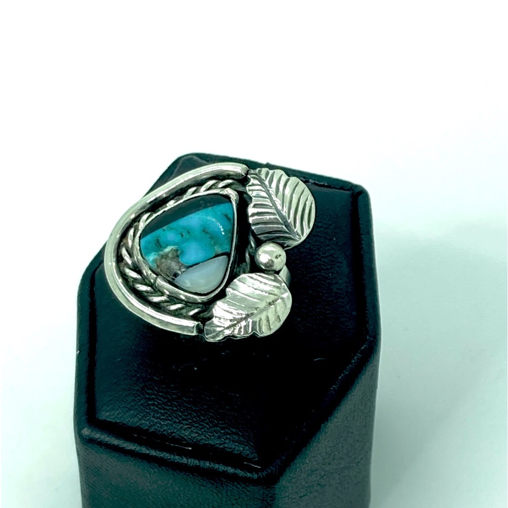 Vtg Zuni Sterling Silver Turquoise Onyx & MOP Leaf Motif Ring Sz 7.25